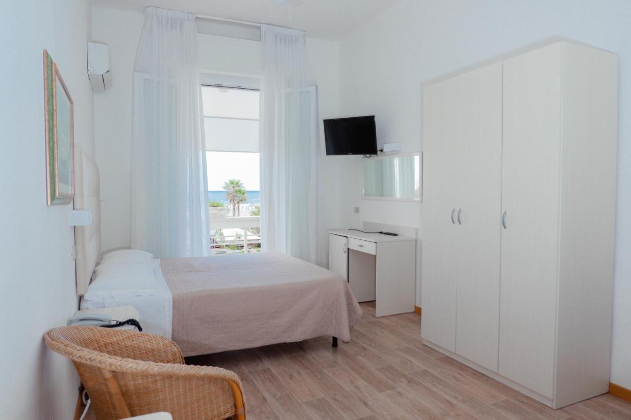 Hotel Lungomare Cattolica Exterior foto