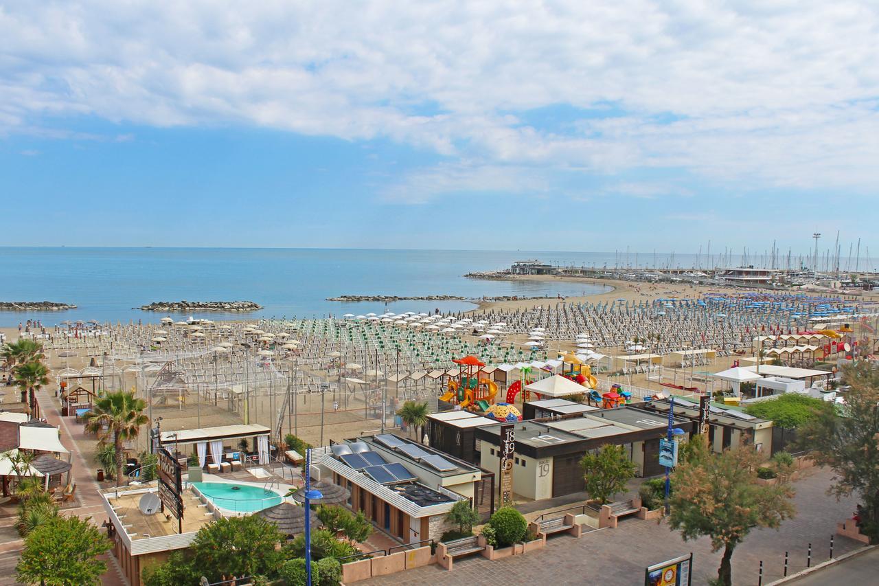 Hotel Lungomare Cattolica Exterior foto