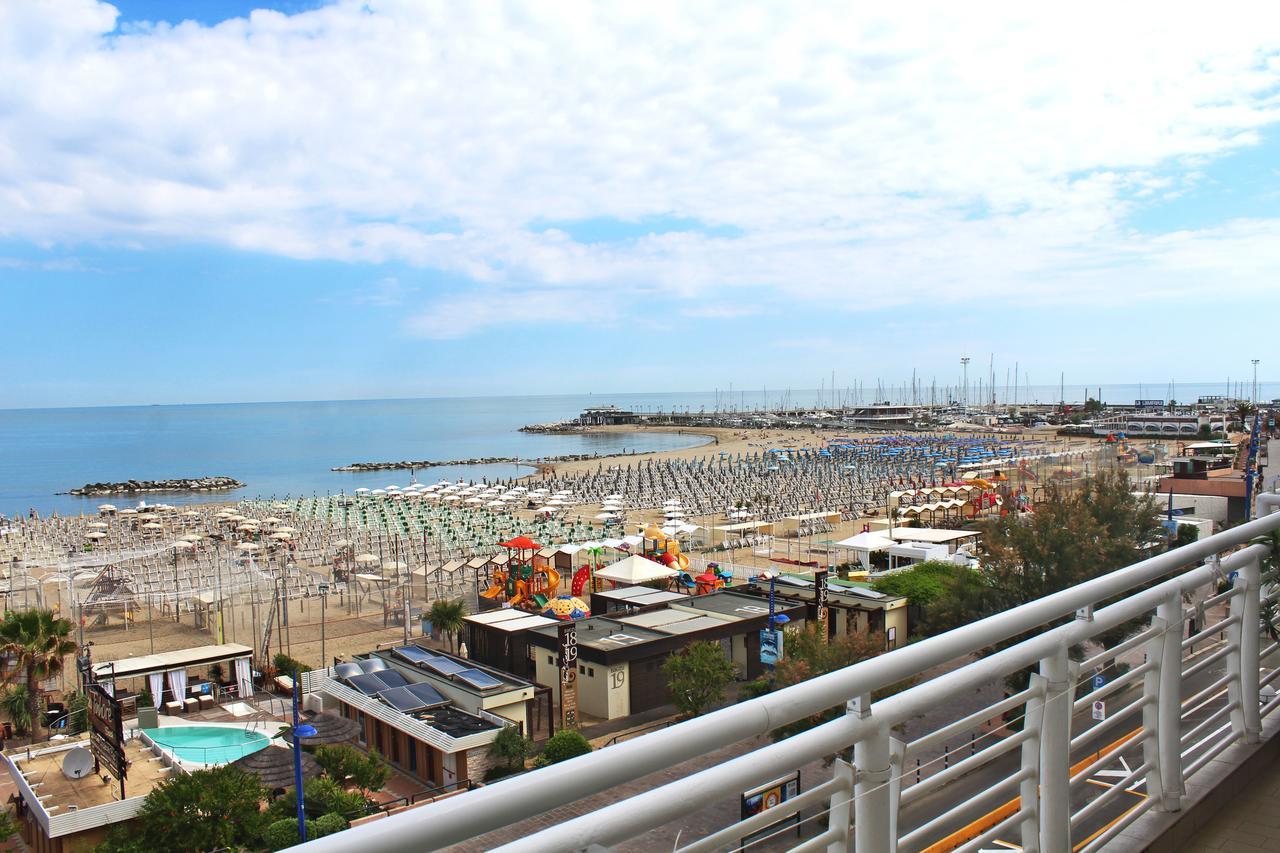Hotel Lungomare Cattolica Exterior foto